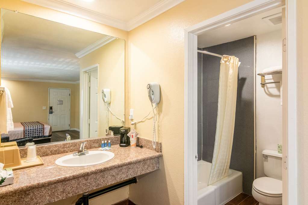 Rodeway Inn Artesia Cerritos - photo 25