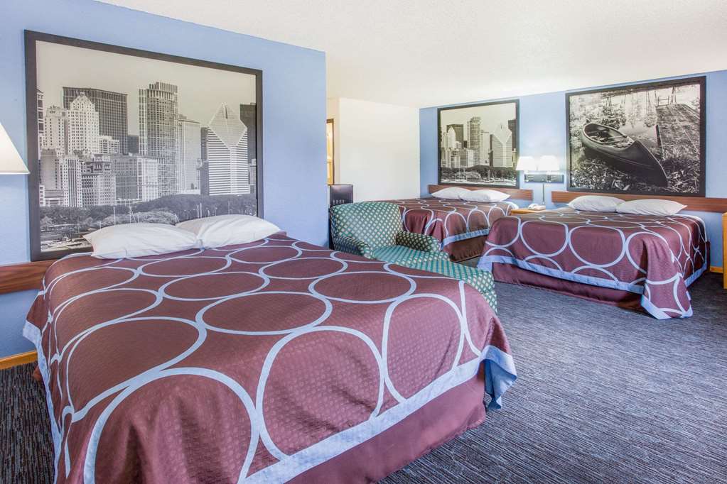 Super 8 by Wyndham Monmouth IL - photo 14