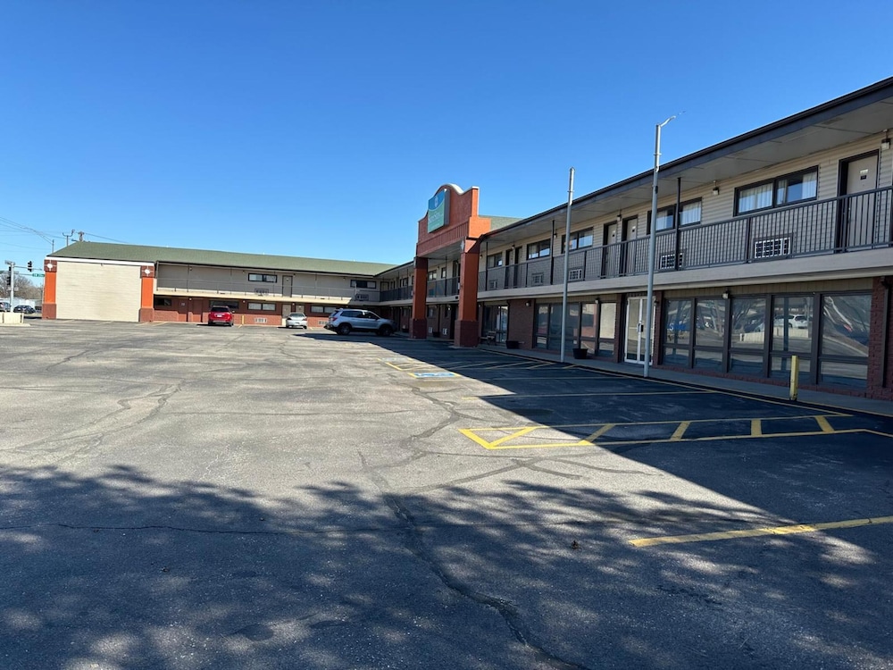 Stay Inn by OYO Near I 80 Lincoln West — hotel near Lincoln Airport