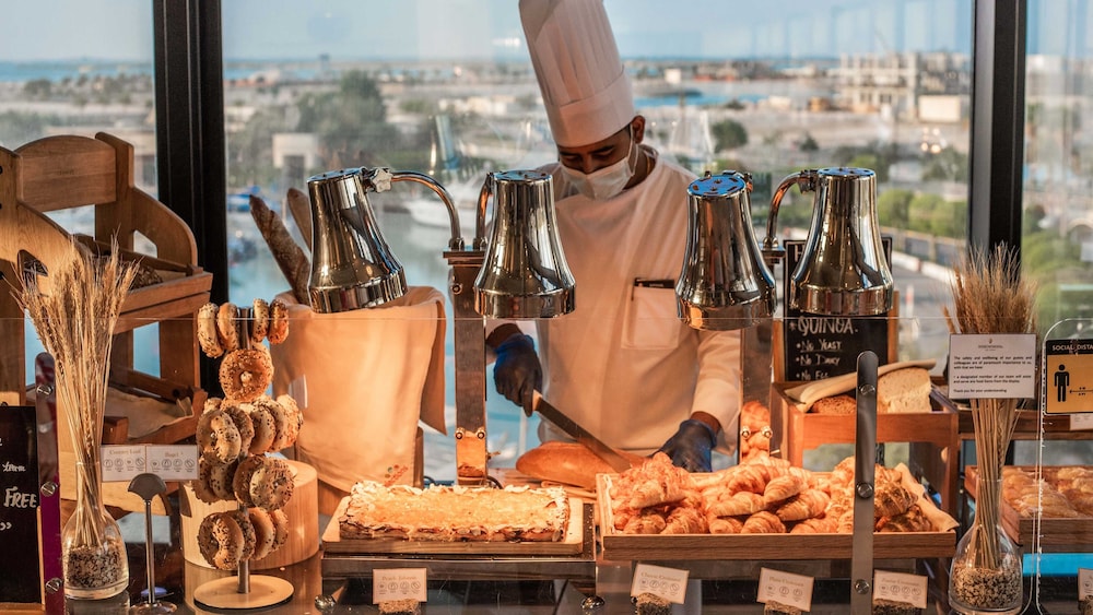 מזון ומשקאות