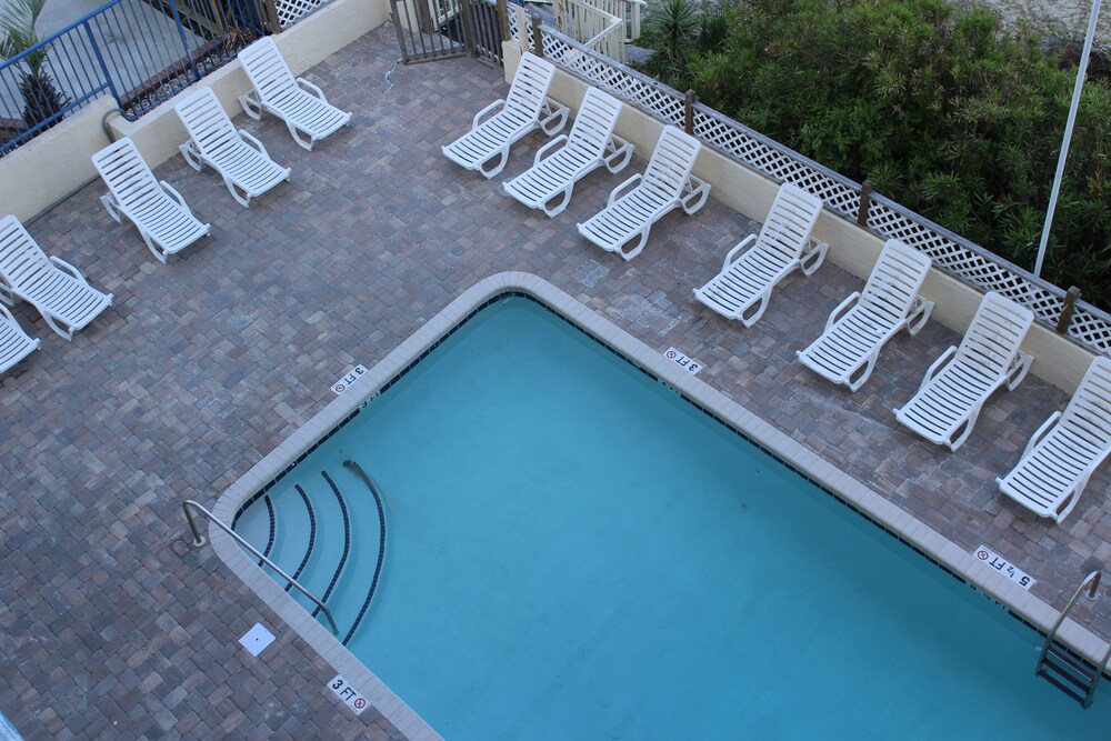 Blu Atlantic Oceanfront Hotel & Suites - photo 29