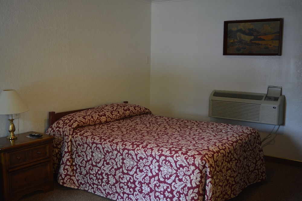The Evergreen Inn Motel and RV Park - photo 13