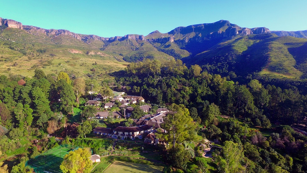 The Cavern - carbon neutral hotel in Bergville