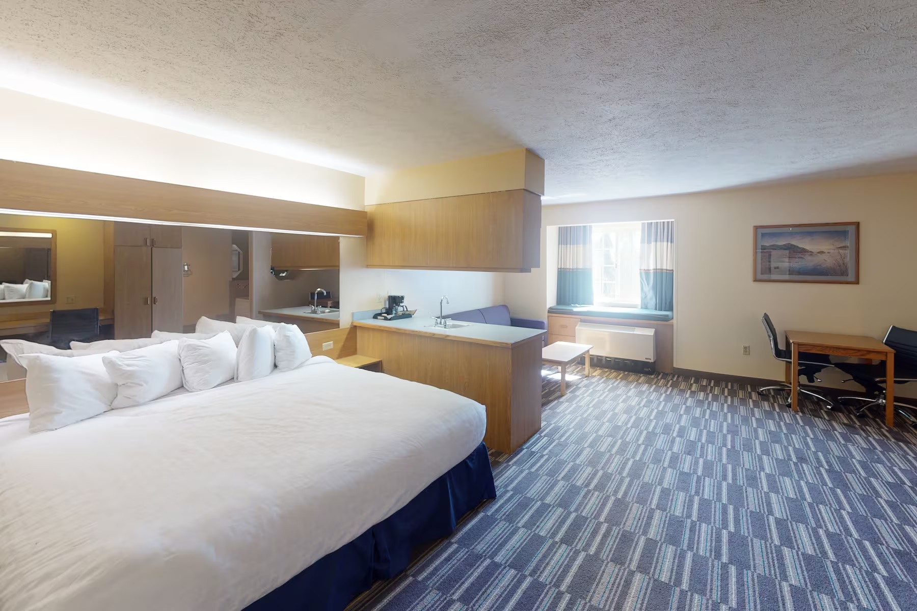 Baymont Inn & Suites by Wyndham Anchorage Airport - photo 10