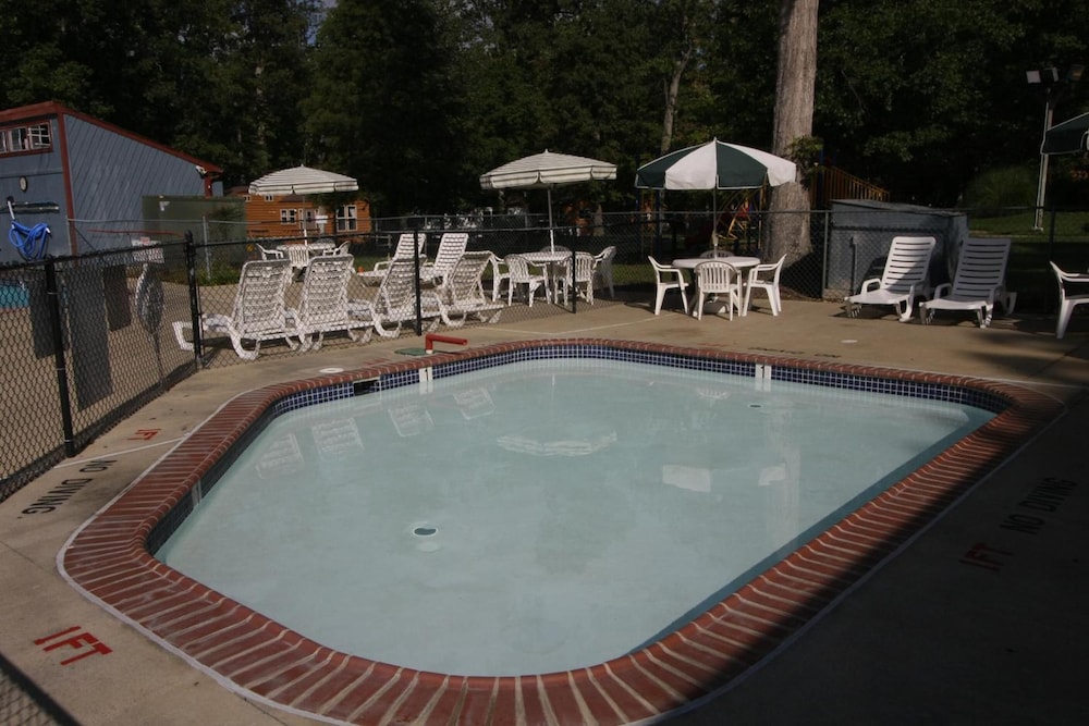 Williamsburg RV & Camping Resort - photo 10