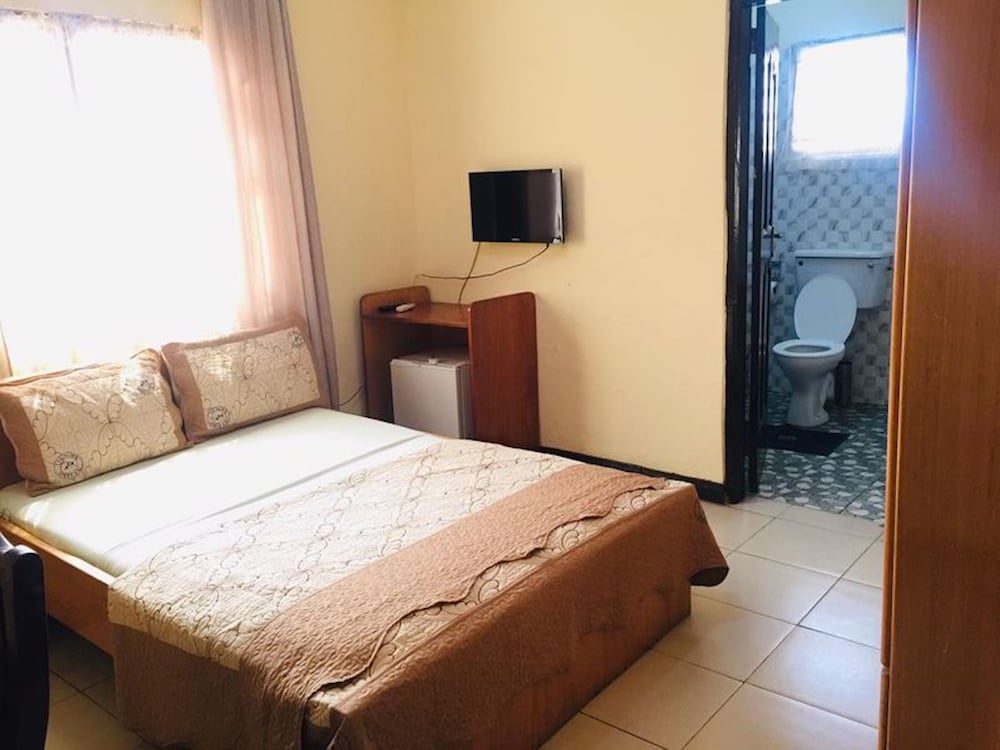 Room single Room Ground Floor - last minute hotel in Accra