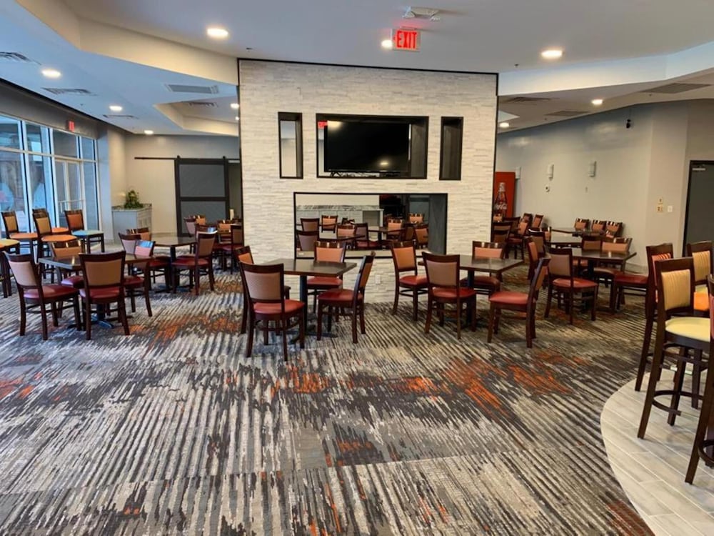 Ramada by Wyndham Gainesville - photo 12