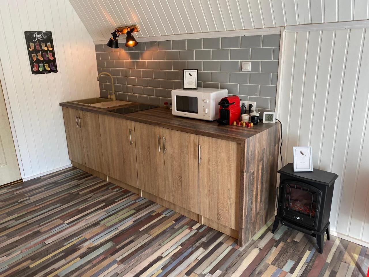 Kis Vereb Korosparti Haziko in Bekesszentandras, Hungary