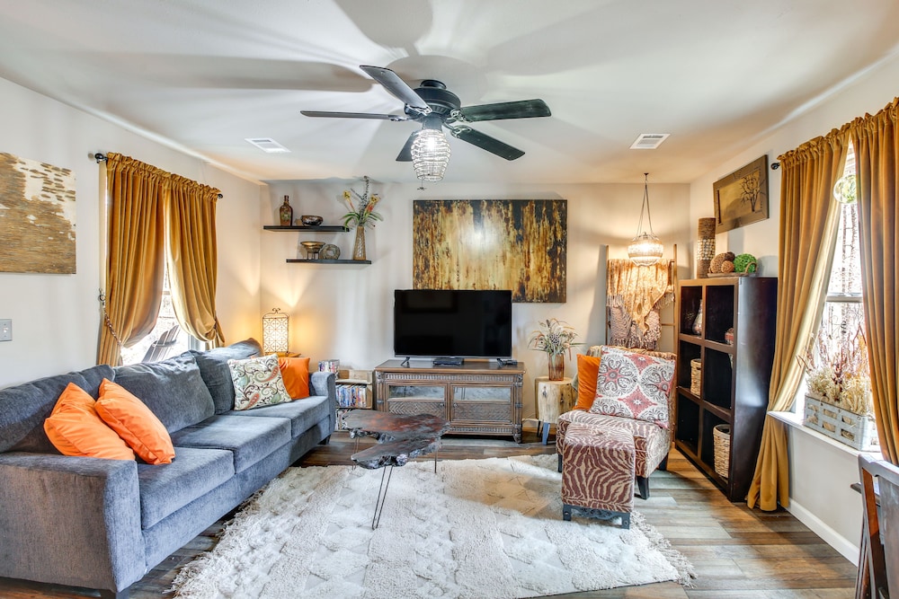 Tranquil Hot Springs Getaway Near Ouachita River in Hot Springs, United States