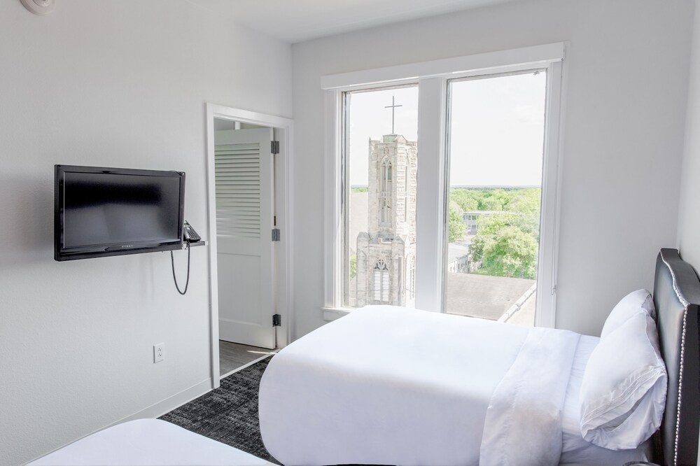 Park Plaza Hotel Seguin - photo 6