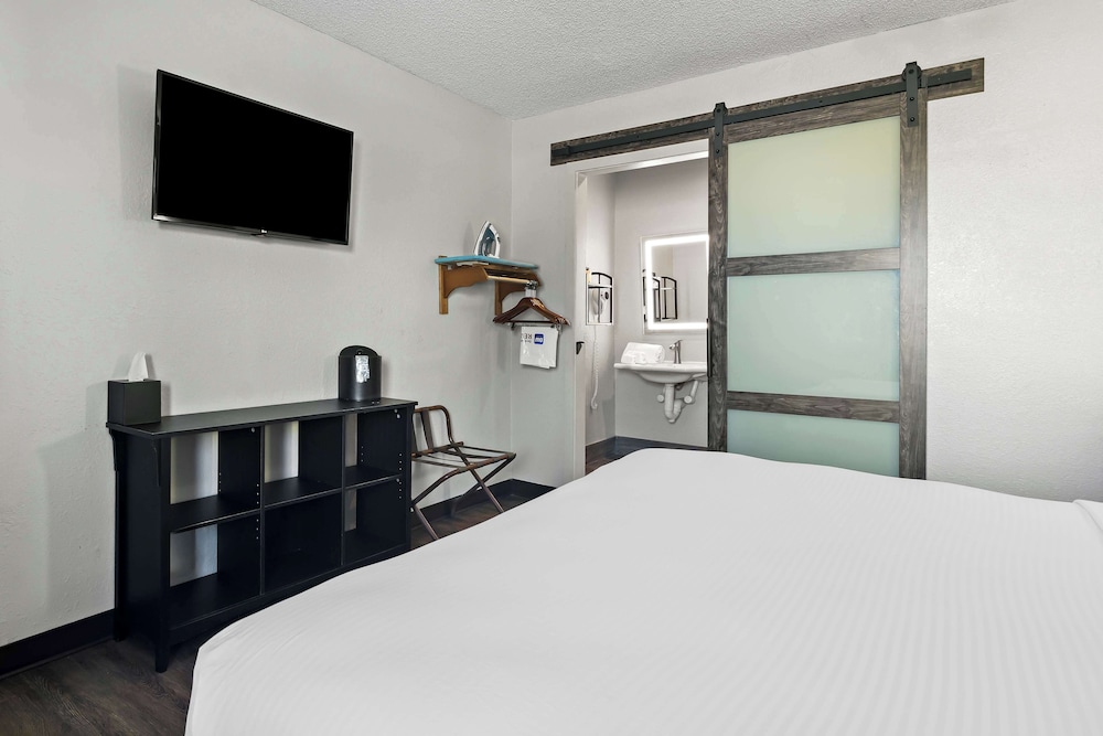 Best Western The Oasis at Joplin - photo 11