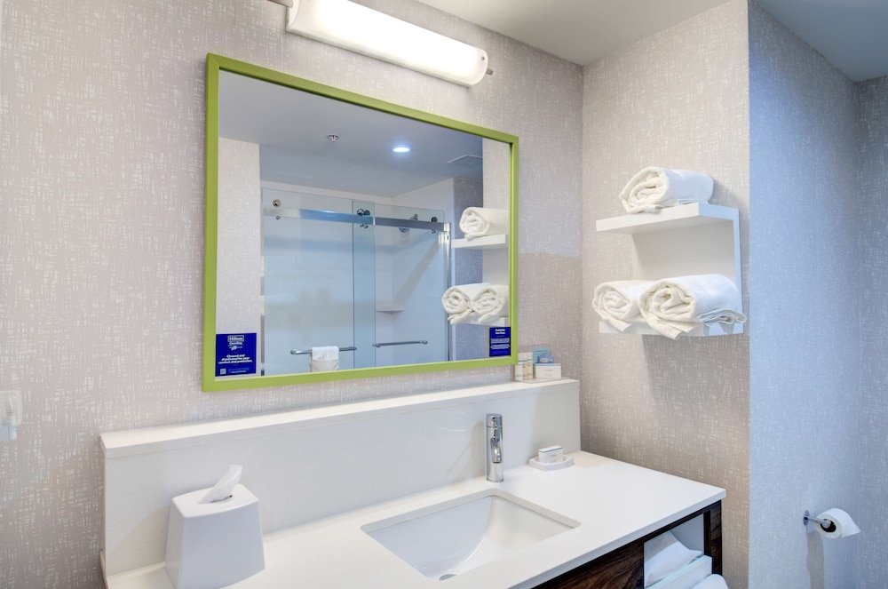 Hampton Inn & Suites Portland West - photo 56