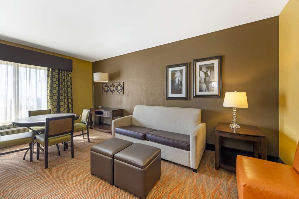 Best Western Plus Tupelo Inn & Suites - photo 22