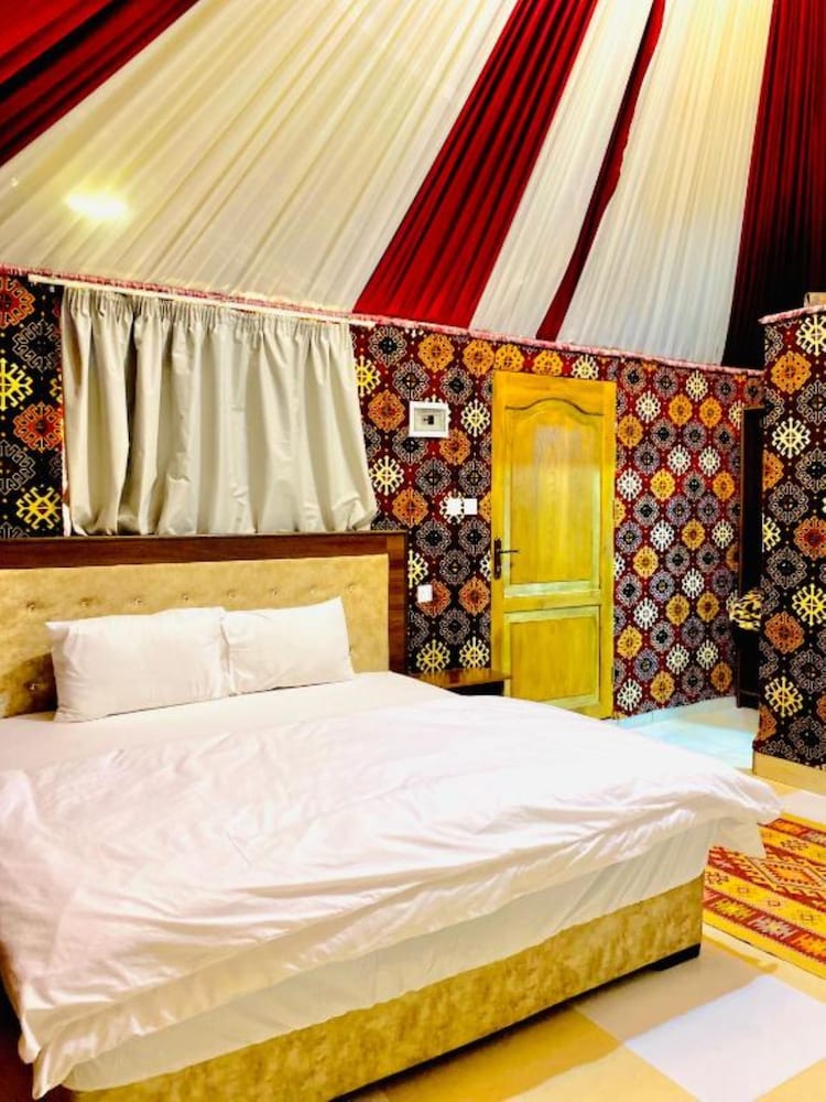 Wadi Rum Crown Panorama View Camp — 5-Star Luxury Hotel in Wadi Rum, Jordan