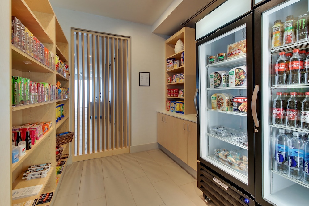 Holiday Inn Express & Suites Nashville Metrocenter Downtown by IHG - photo 36