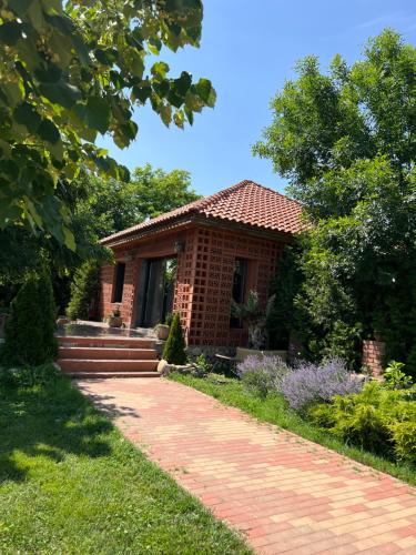 Undeva la Țară - last minute hotel in Unknown City