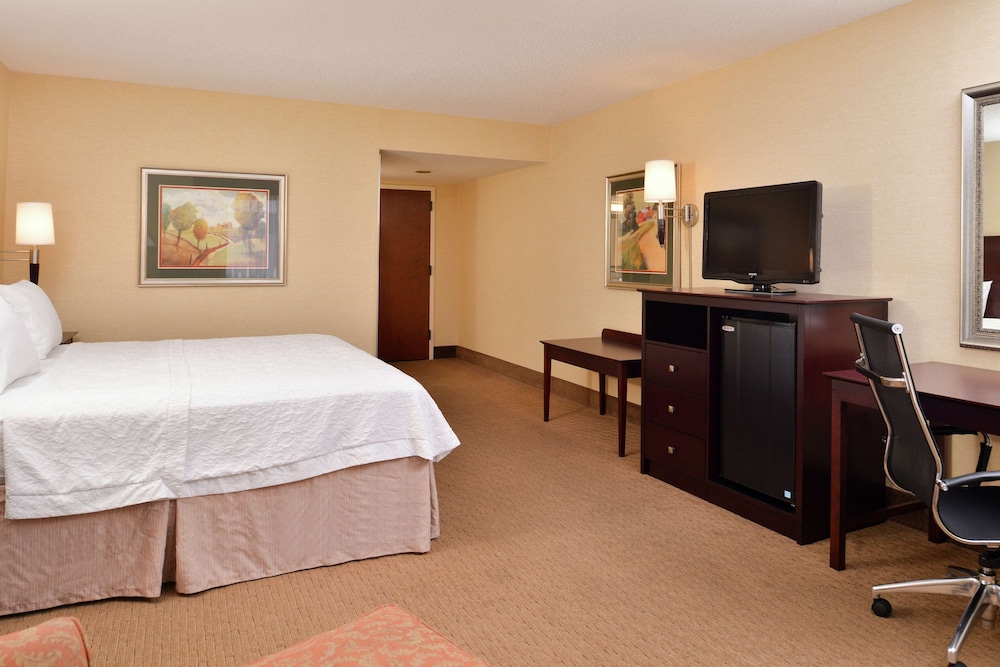 Hampton Inn Staunton - photo 10