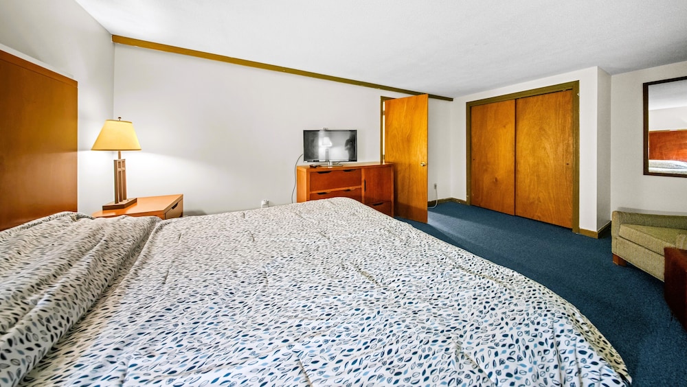 Evergreen Valley Inn - photo 32