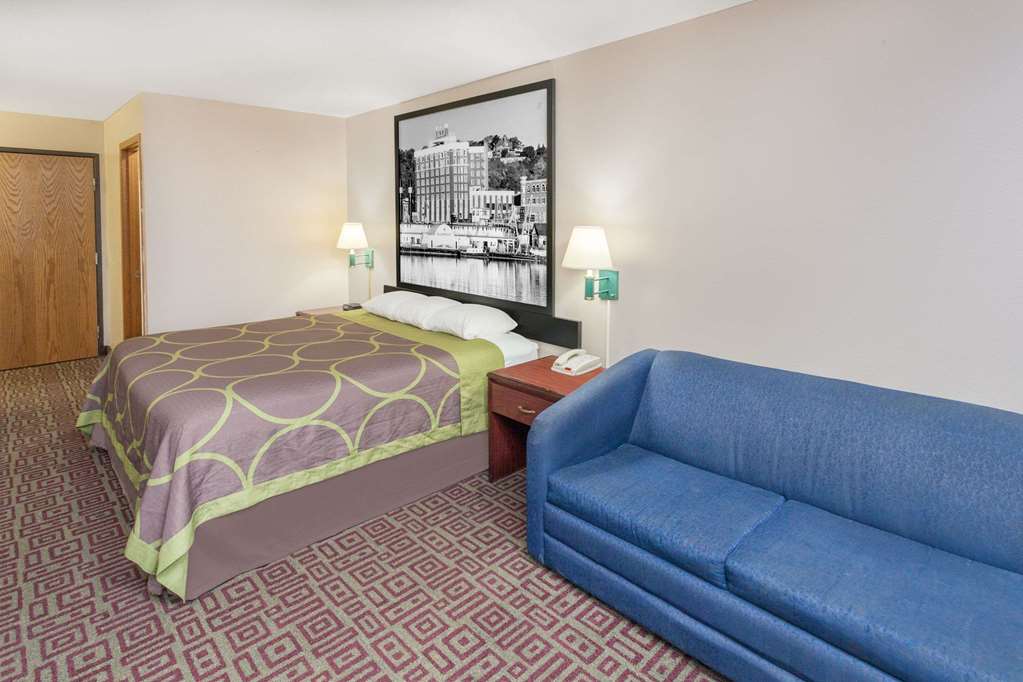 Super 8 by Wyndham Muscatine - photo 14