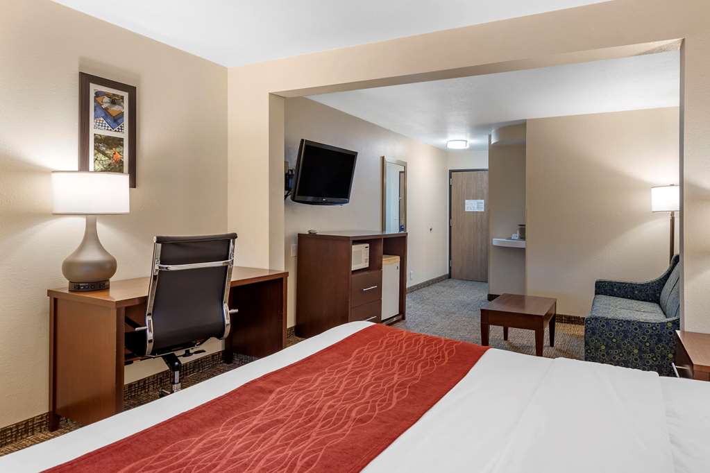 Comfort Inn & Suites Greenville I 70 - photo 25