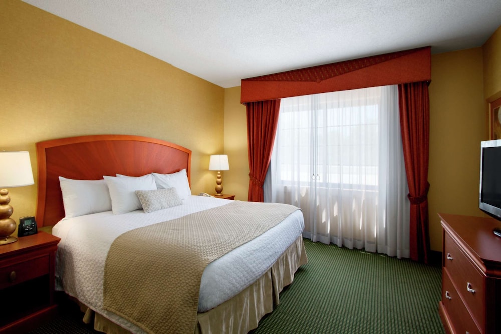 Embassy Suites by Hilton Greensboro Airport - photo 19