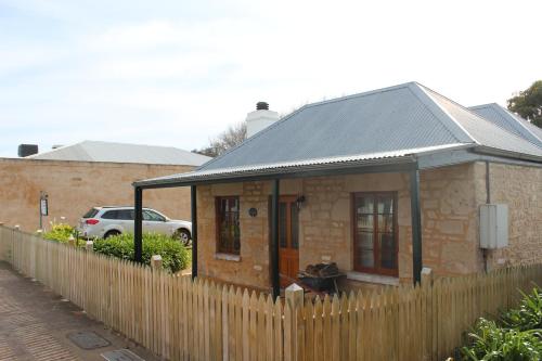 Victoria Cottage — 4-Star Luxury Hotel in Robe, Australia