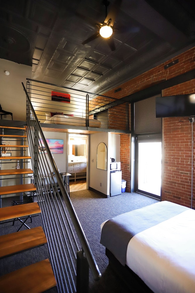 The Hotel Sturgis - photo 19
