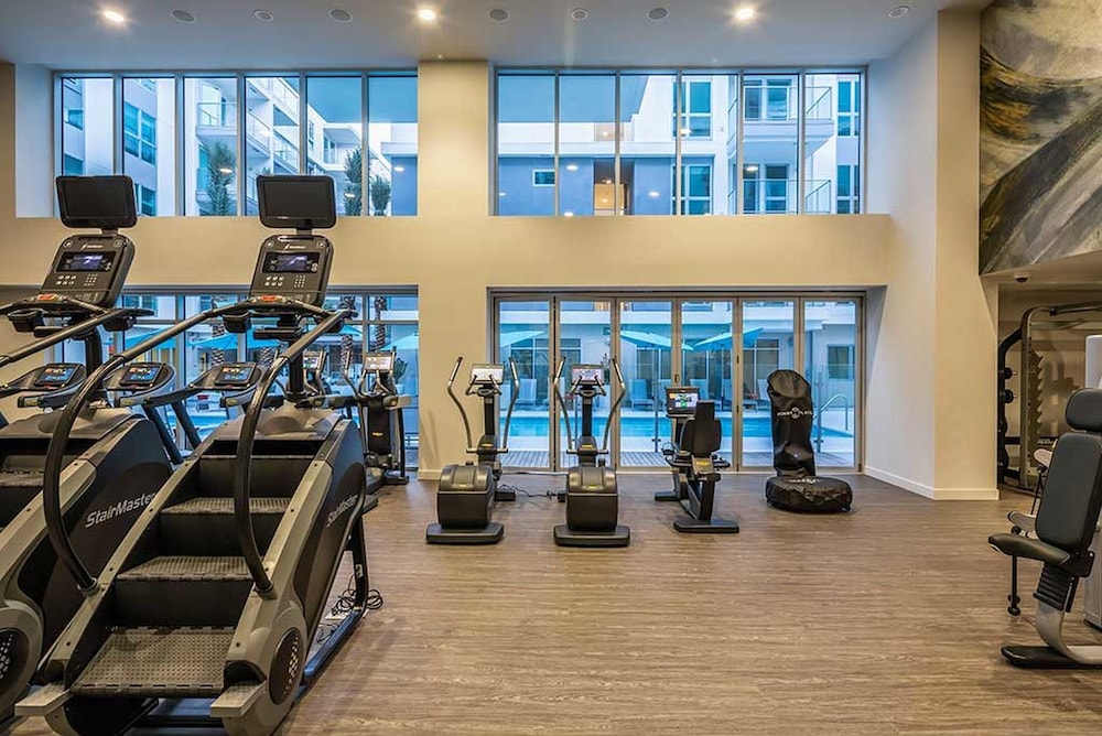 Resort Style Suites in Downtown LA - photo 42