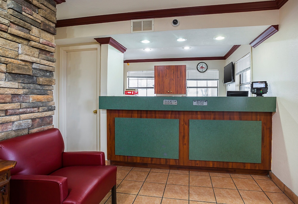 Red Roof Inn West Memphis AR - photo 3