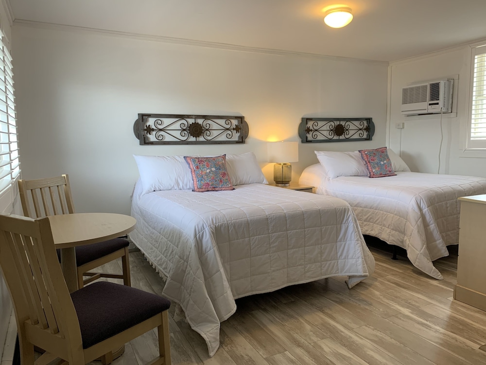 Vineyard Harbor Motel Private Beach - photo 58