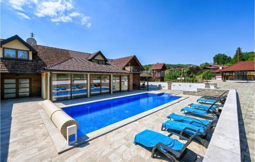 Cozy Home In Donja Batina With Sauna — 4-Star Luxury Hotel in Zlatar, Croatia