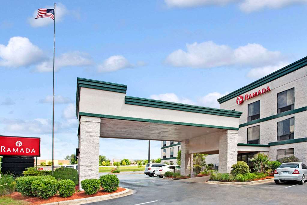 Ramada by Wyndham Pearl Jackson Airport - featured photo