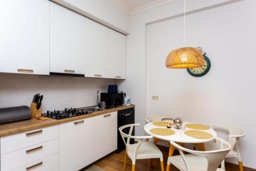 Super Cozy 2BR Apartment In Vake By Wehost