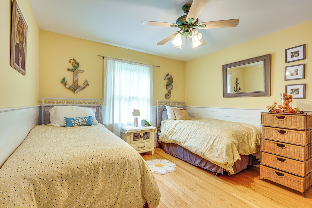 Walk to Beach: Gem w Pool & Spa in Isle of Palms - photo 19