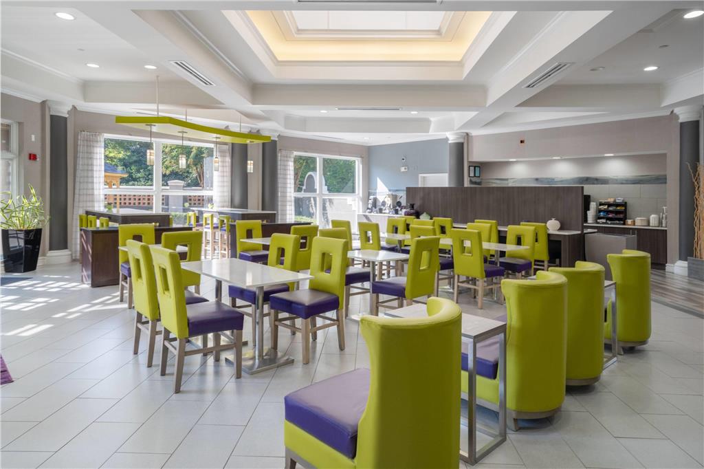 La Quinta Inn & Suites by Wyndham Birmingham Hoover - photo 59