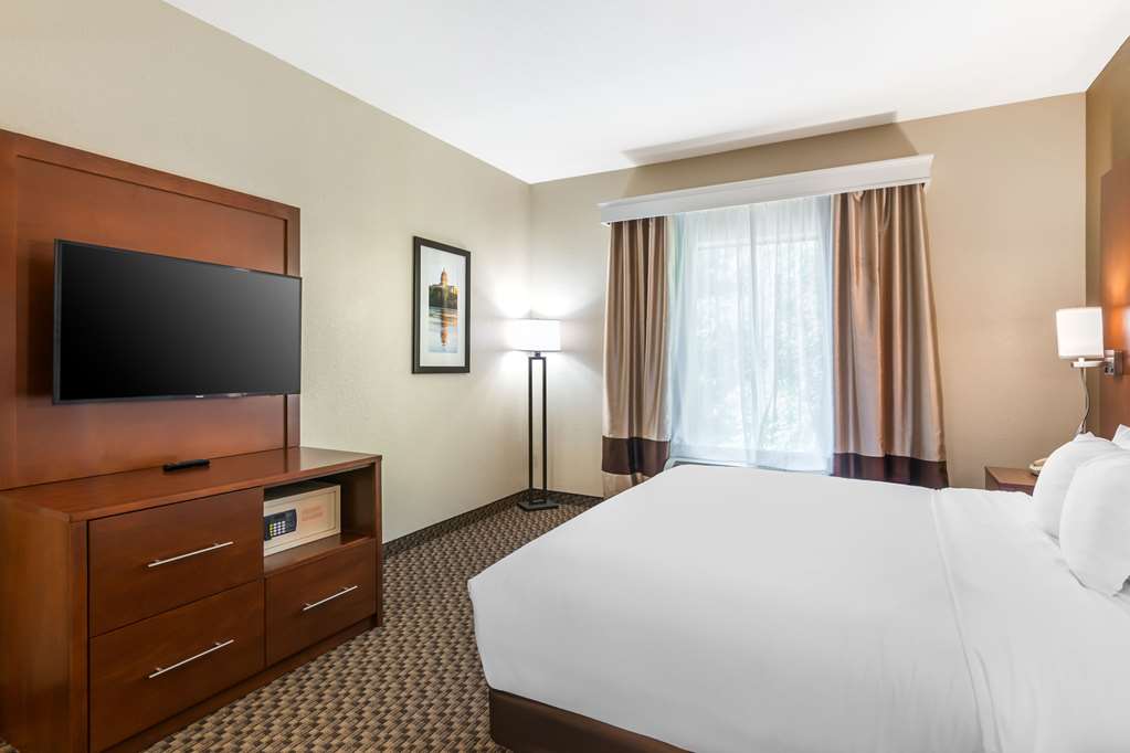 Comfort Suites Jefferson City - photo 49