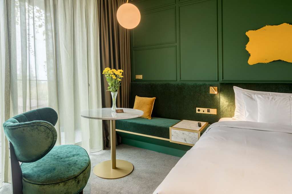Guest room