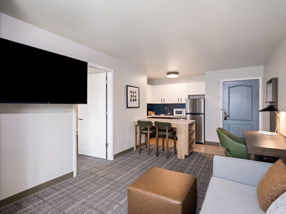 Staybridge Suites Rochester University by IHG - photo 13