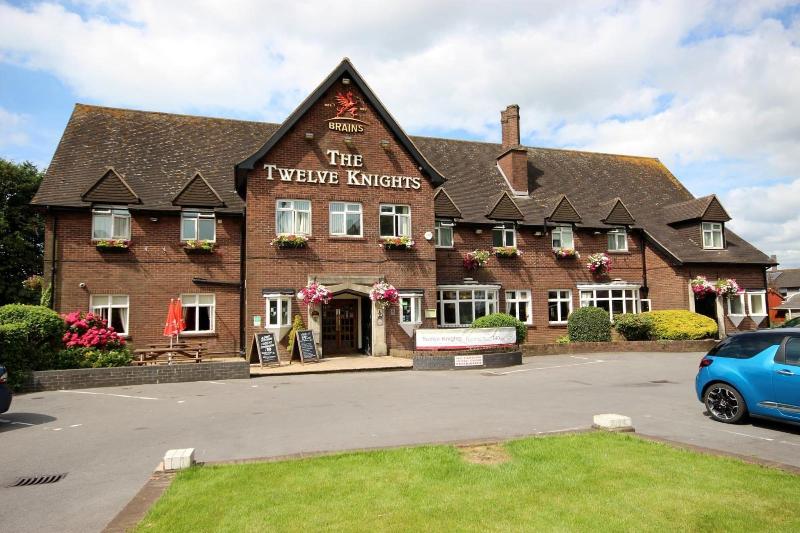 Twelve Knights — hotel in Port Talbot