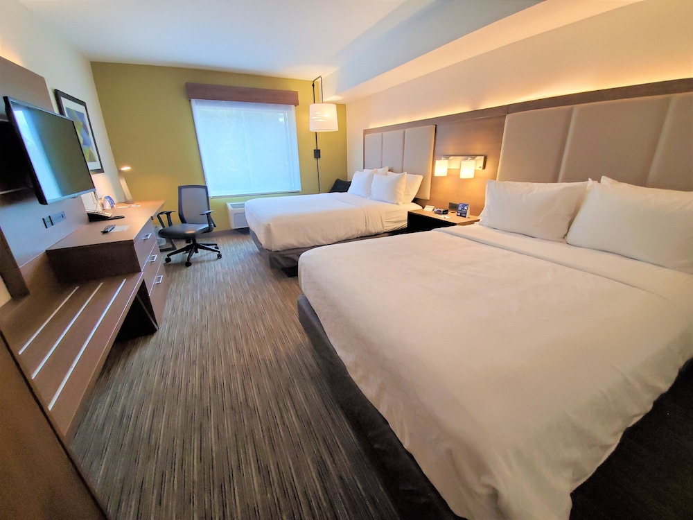 Holiday Inn Express & Suites Seattle North Lynnwood by IHG - photo 8