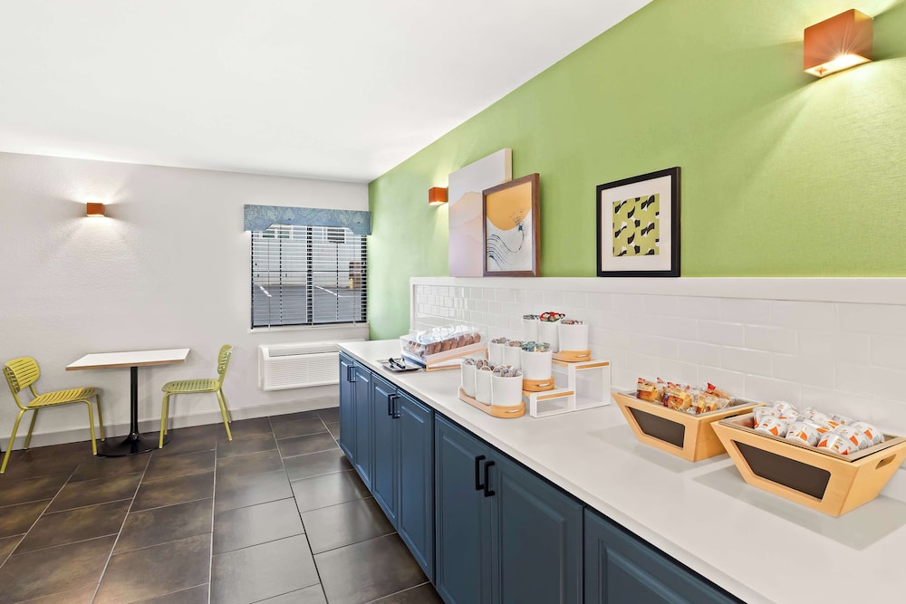 Spark by Hilton Wichita East - photo 30