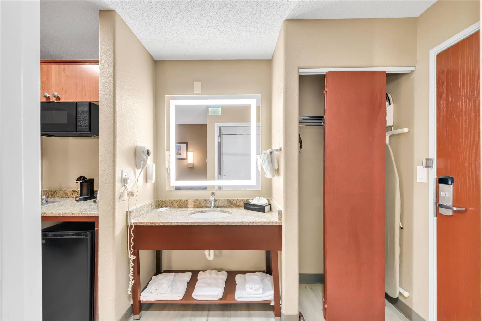 Comfort Suites Lakewood Denver - photo 43