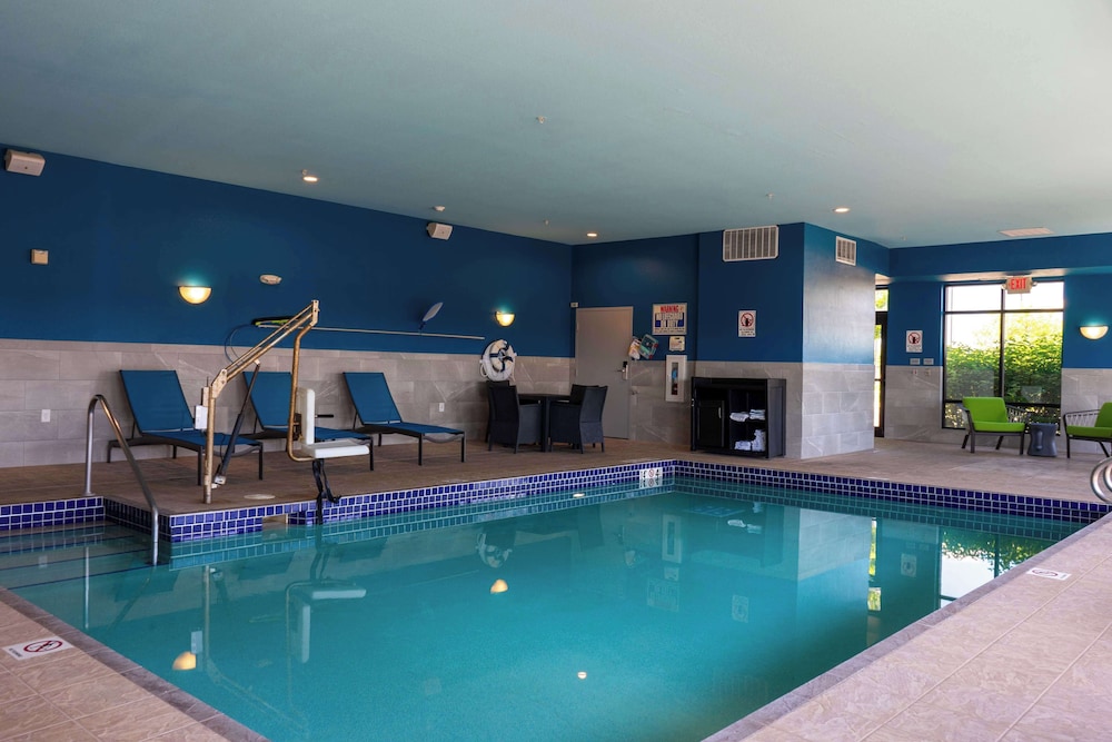 Hampton Inn Elkhorn Lake Geneva Area - photo 46