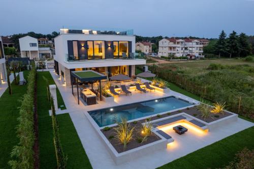 Villas Parenzo — 4-Star Luxury Hotel in Porec, Croatia