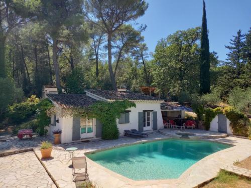 Le Mazet du Lapin Rouge — hotel in Figanieres