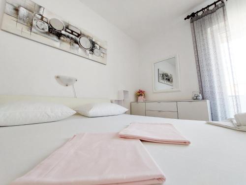 Apartment Eli — 4-Star Luxury Hotel in Pag, Croatia