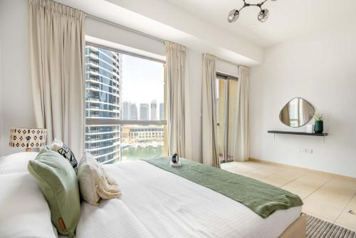 GuestReady Luxurious Marina view residence — 4-Star Luxury Hotel in Dubai, United Arab Emirates