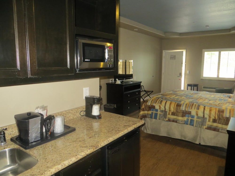Black Gold Inn - photo 14