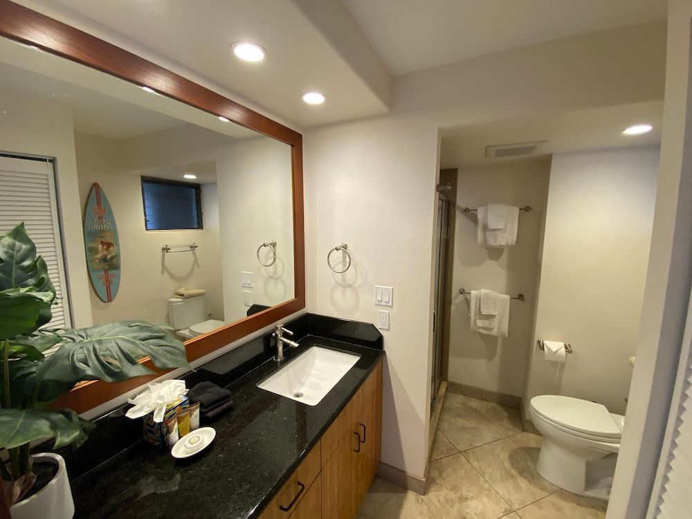 Papakea A306 Papakea A306 Remodel Oceanfront Studio Getaway — Lahaina