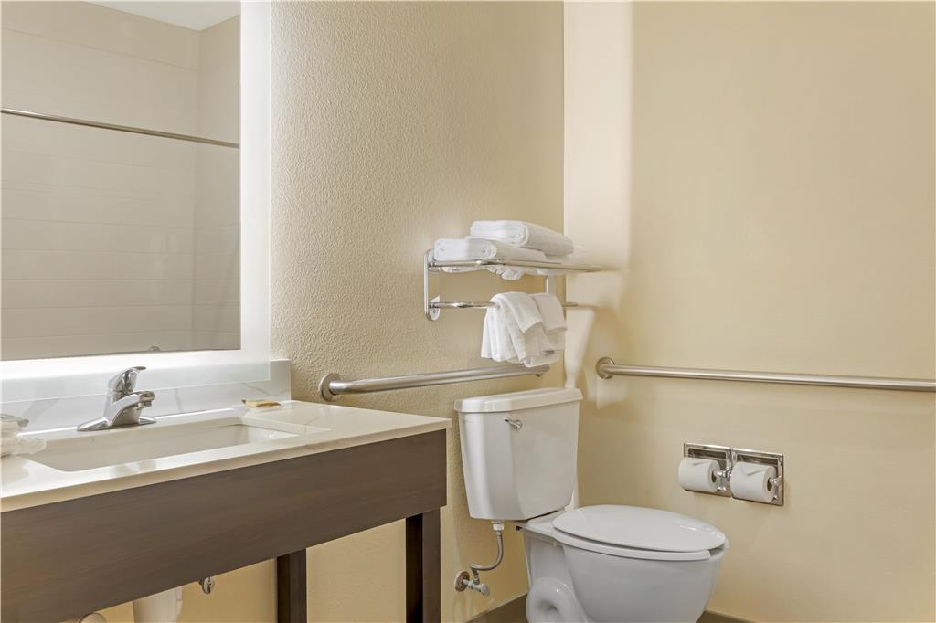 Best Western Plus Monica Royale Inn & Suites - photo 34